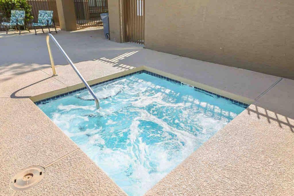 The Cool Cactus Condo With Pool And Jacuzzi Tempe Extérieur photo